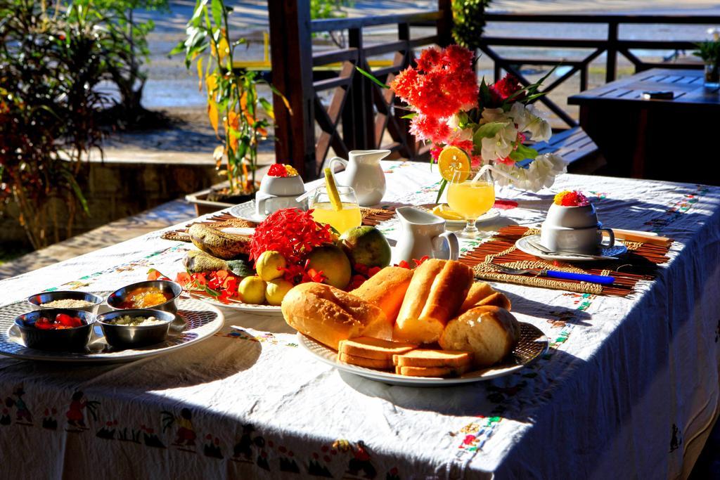 Ylang Hotel Ambondrona  Oda fotoğraf